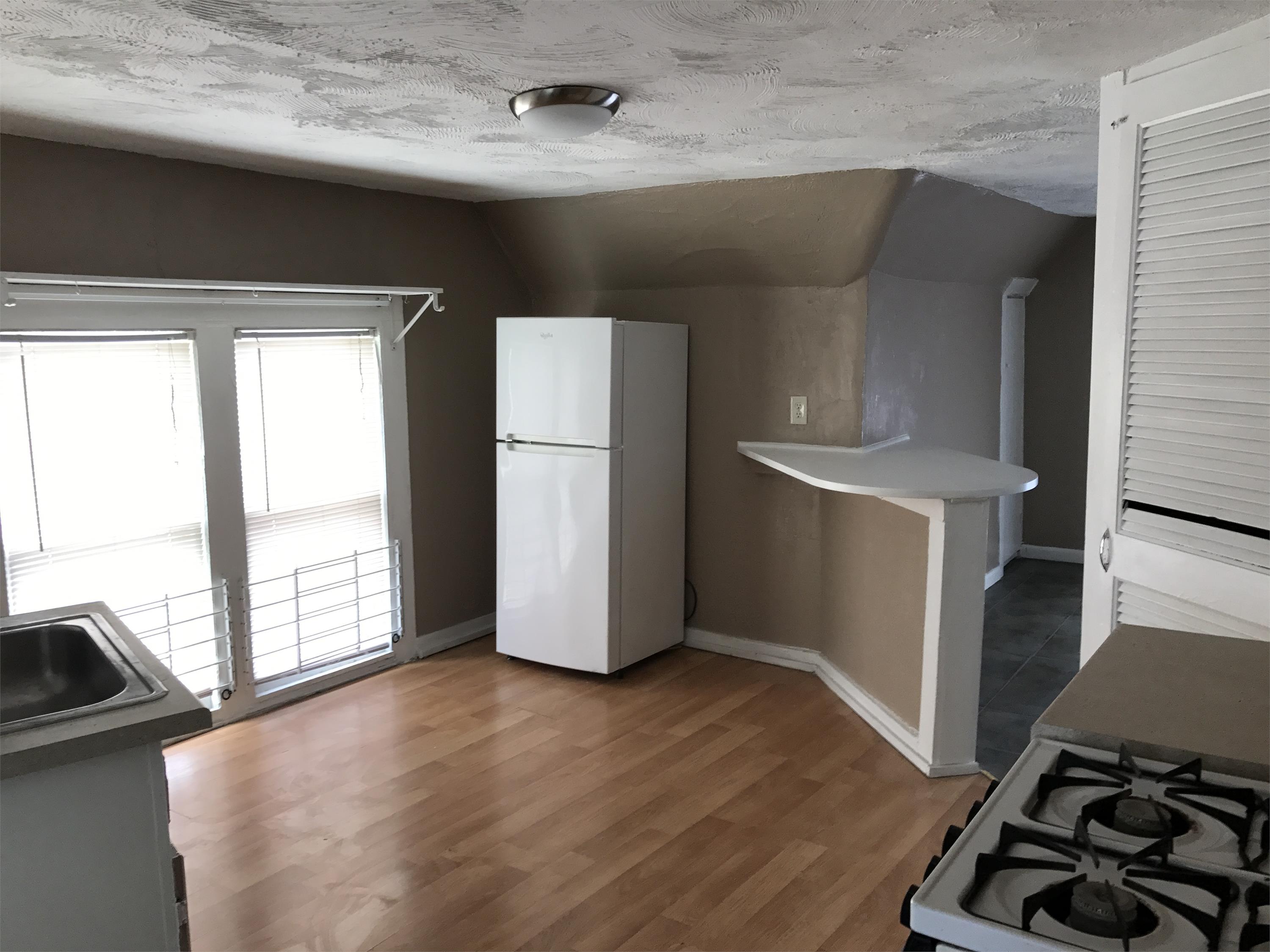 801 E Center St - 3